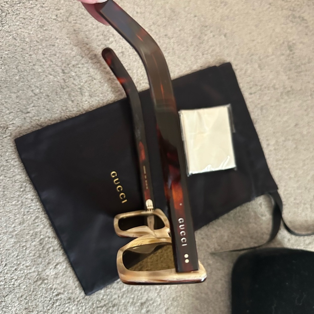 Gucci Brown Tortoise Shell Square Sunglasses with Velvet Case and Dust Bag - Picture 8 of 13